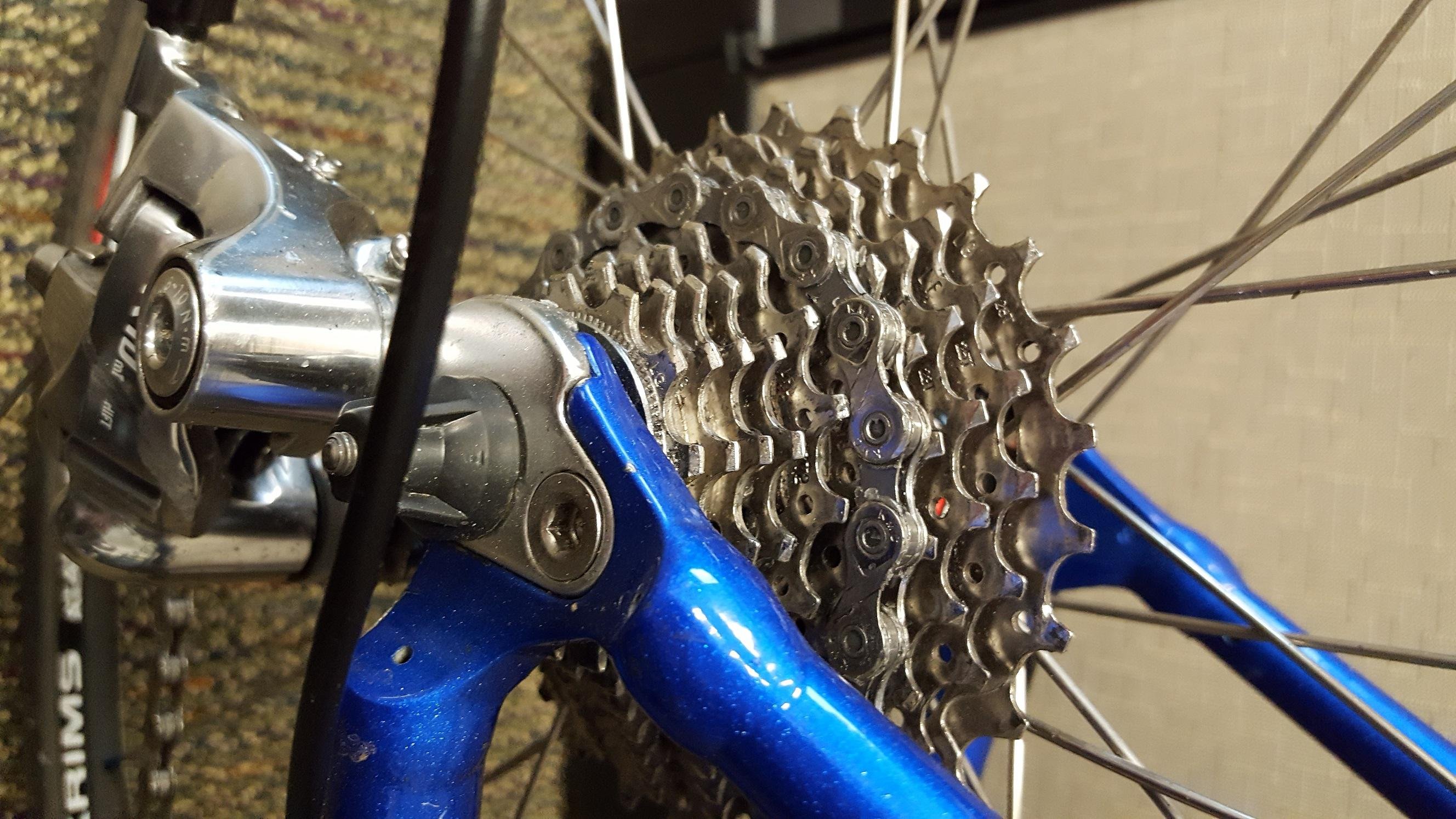 Clean chain and cassette thanks to wax